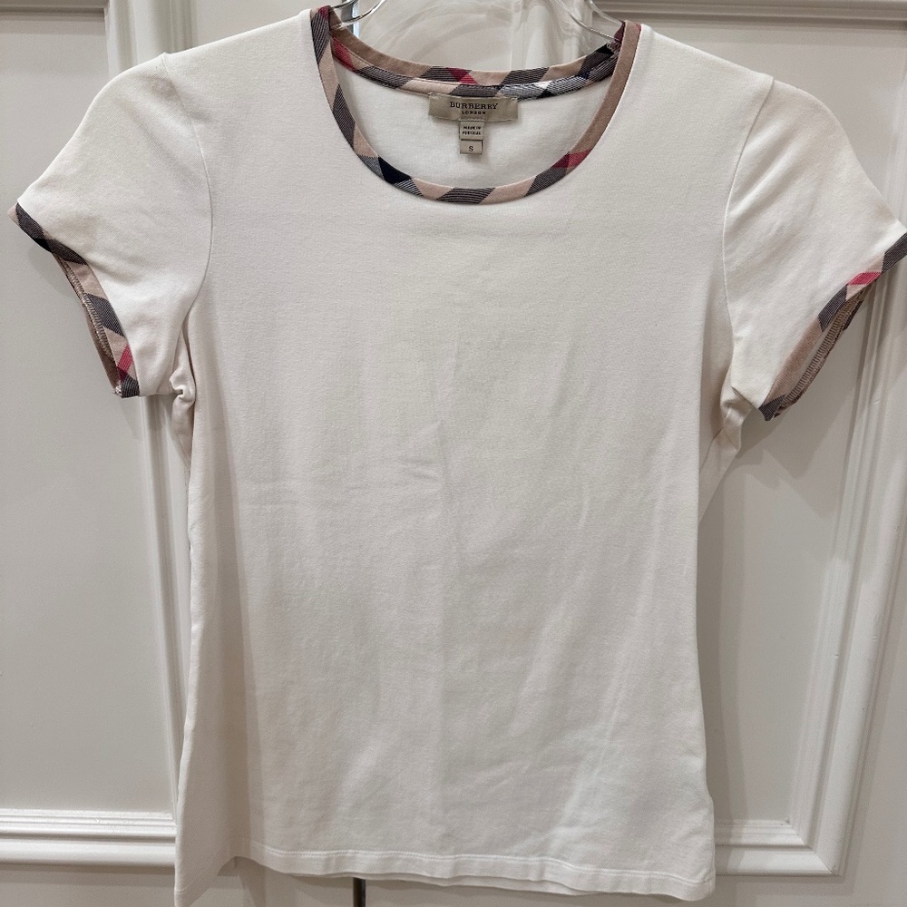 Ladies Authentic Burberry Tshirt Nova check trim!